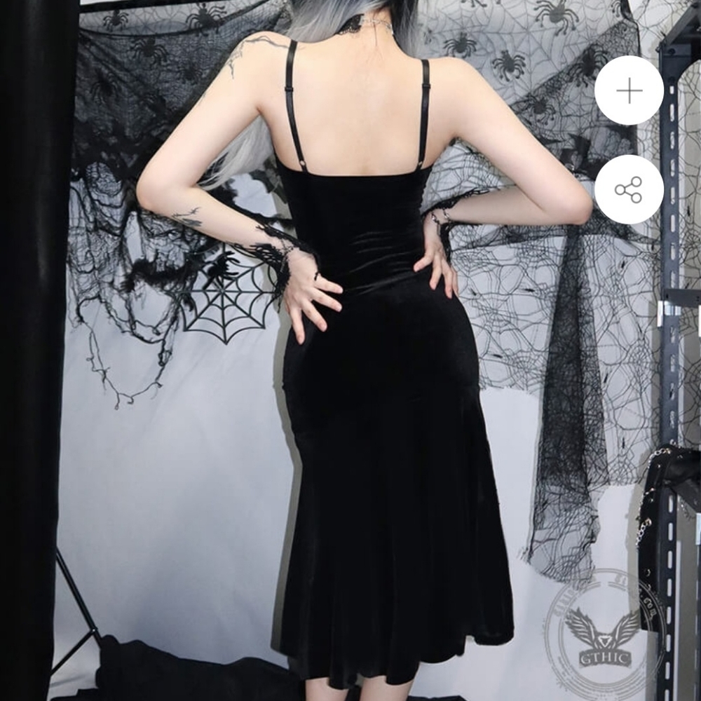 Lace velvet slip dress - Picture 2 of 8
